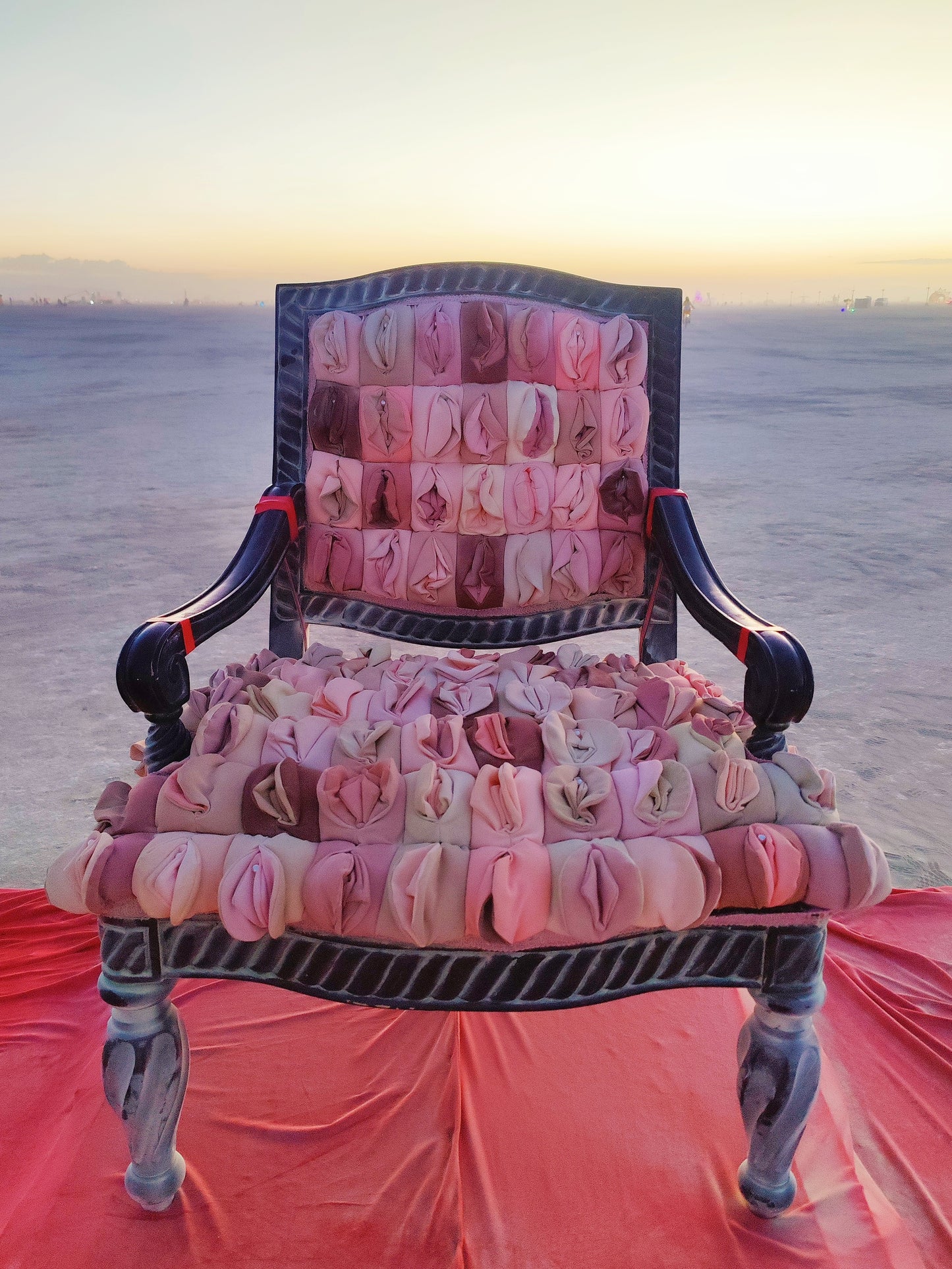 Vulva Throne #3